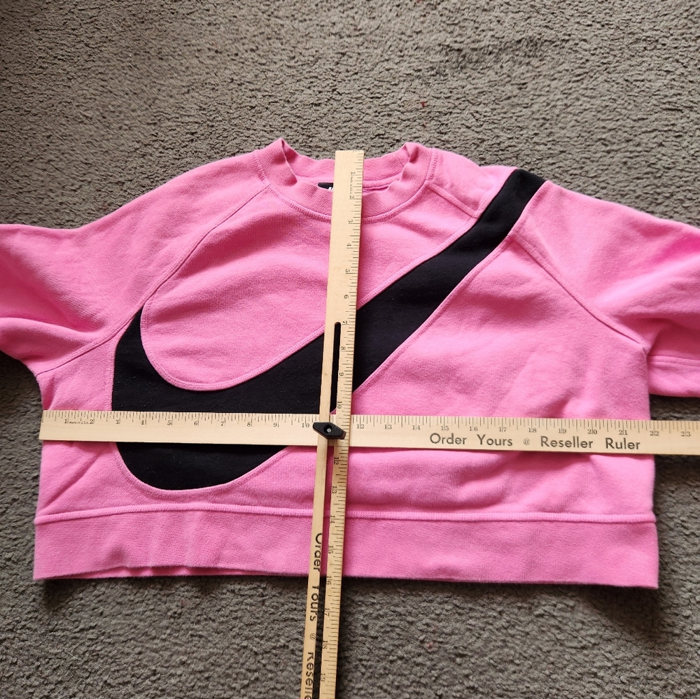 NIKE Women's Cropped Sweatshirt Medium Pink Swoosh Y2K Cotton Poly - Picture 6 of 8